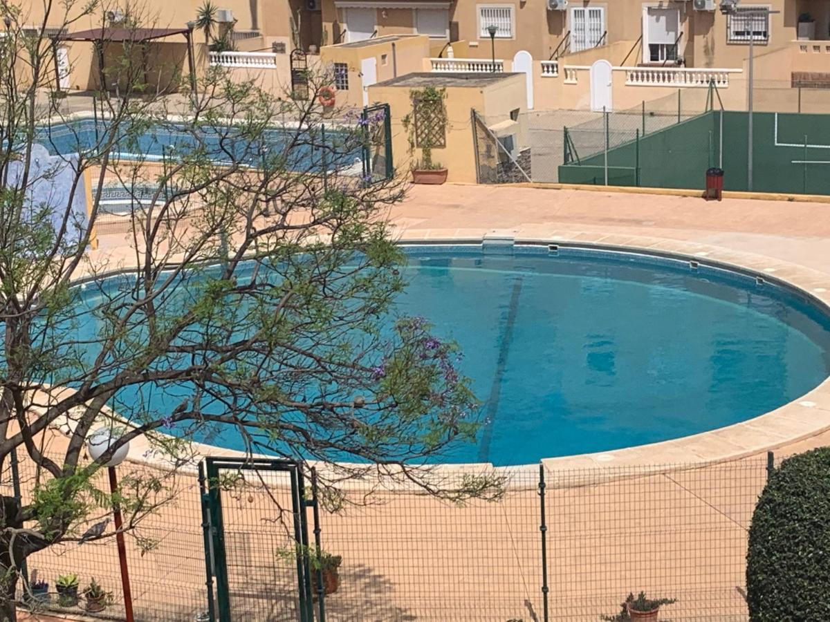 Apartamento 3 dormitorios en la playa de Almeria. Roquetas de Mar Exterior foto