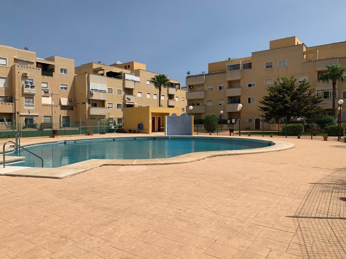 Apartamento 3 dormitorios en la playa de Almeria. Roquetas de Mar Exterior foto